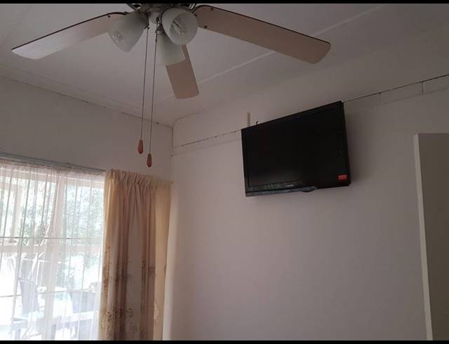 3 BEDROOM HOUSE FOR SALE IN CATALINA BAY